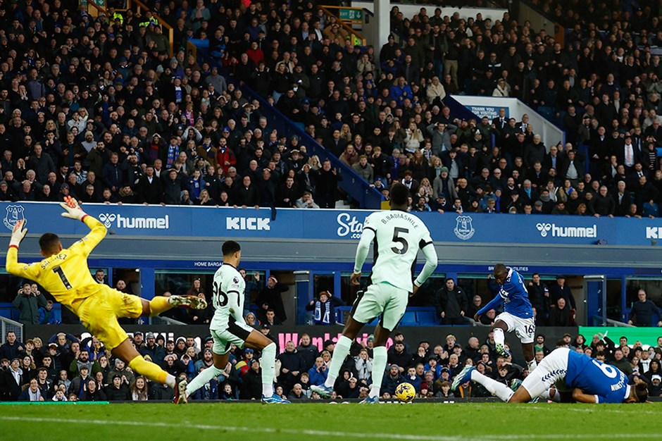 Everton Chelsea'yi devirdi! 5 maçta 4 galibiyet