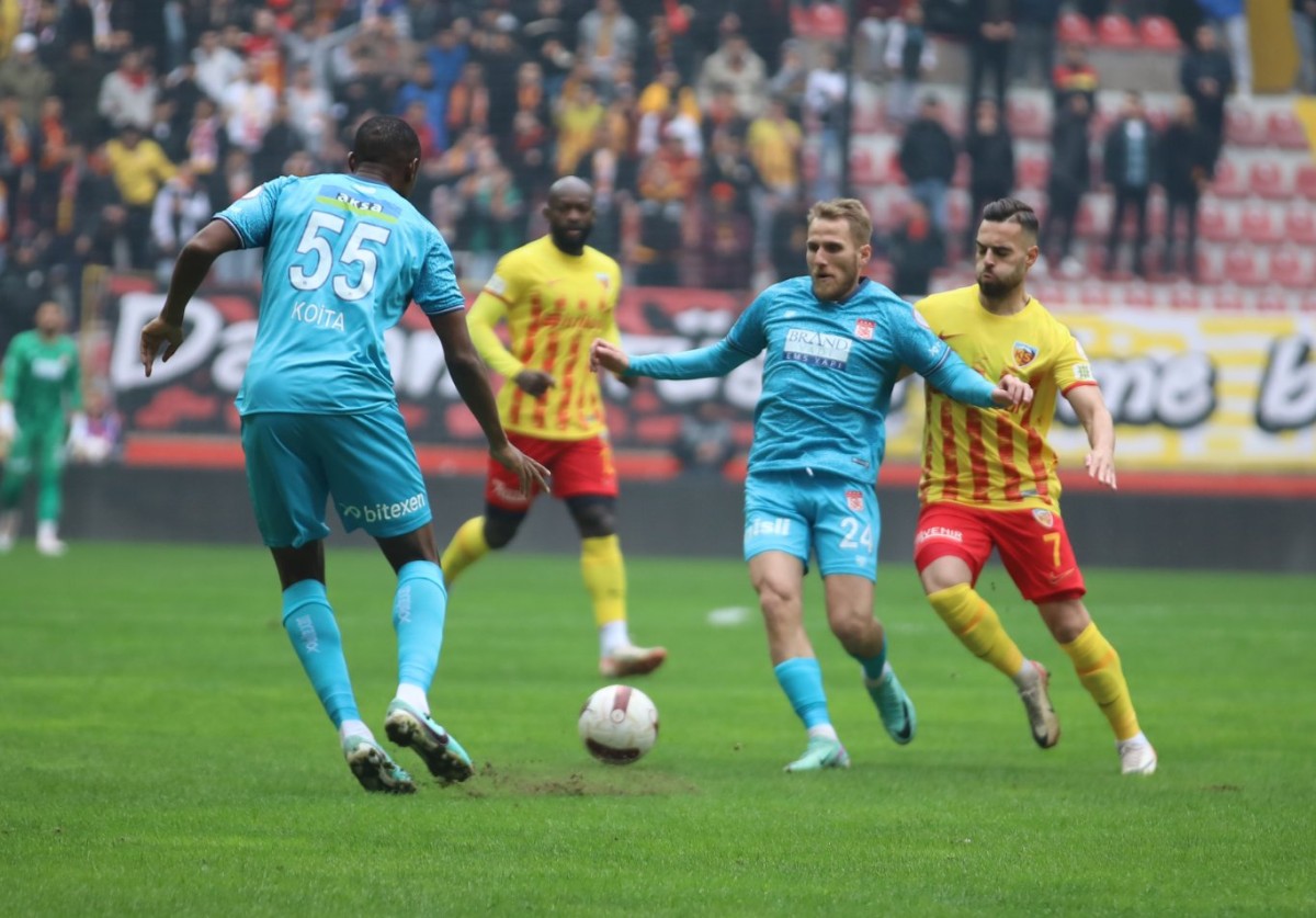 Bülent Uygun ilk maçında Kayserispor'u devirdi! Kayserispor 1-3 Sivasspor